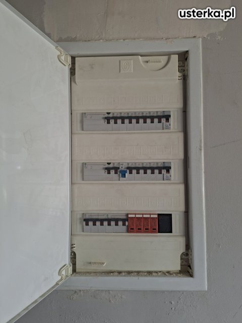 Drobne usterki elektryczne — Warszawa, zdjęcie z wizyty