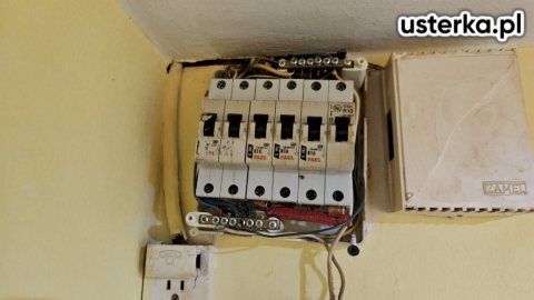 Drobne usterki elektryczne — Wrocław, zdjęcie z wizyty