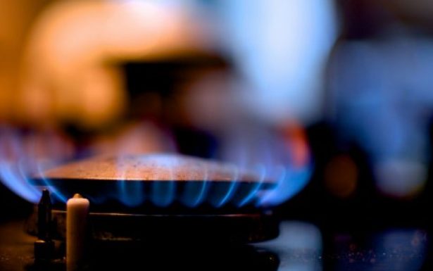 Iskrownik w kuchence gazowej cały czas działa