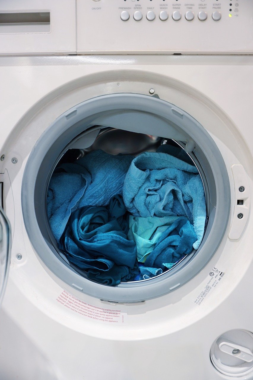 zatrzymanie pralki podczas prania, pralka zatrzymuje się w czasie prania, pralka wyłącza się trakcie prania, pralka przerywa pracę w trakcie prania, pralka zawiesza się w trakcie prania
